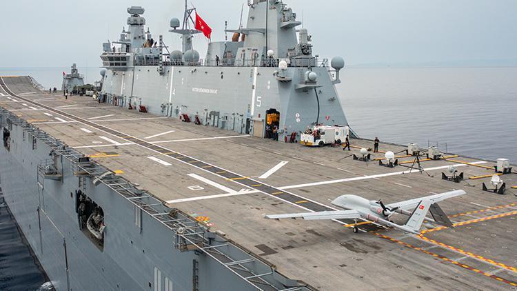 Denizkurdu 2025 Tatbikatında Bayraktar TB3 Gösterisi: TCG Anadolu'dan Salvo Atışı