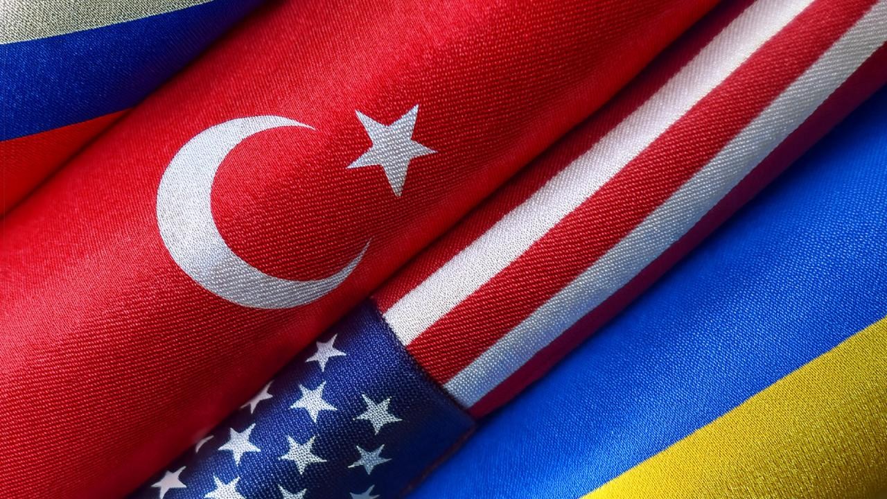 İstanbul'da Barış Görüşmeleri Başlıyor: Türkiye Arabuluculuğunda Rusya, ABD ve Ukrayna Heyetleri Buluşacak