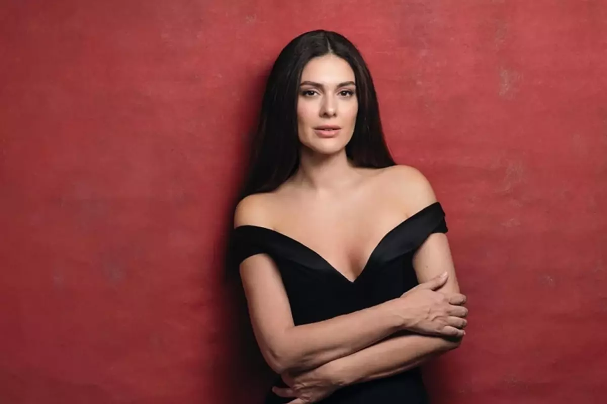 Bergüzar Korel, 25 Kiloluk Dönüşümüyle Yaz Sezonunu Açtı