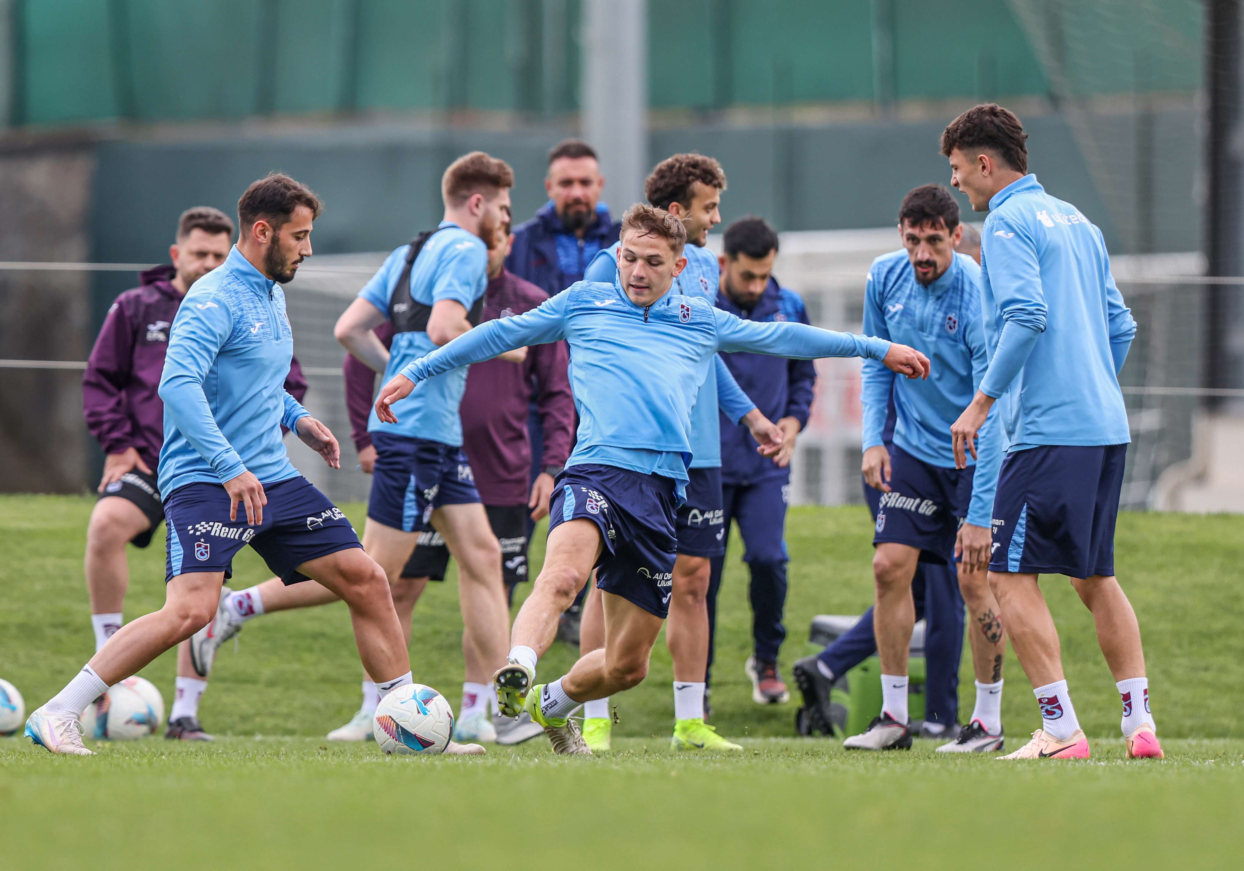 Trabzonspor, Antalyaspor Maçına Hazırlıklarını Sürdürüyor