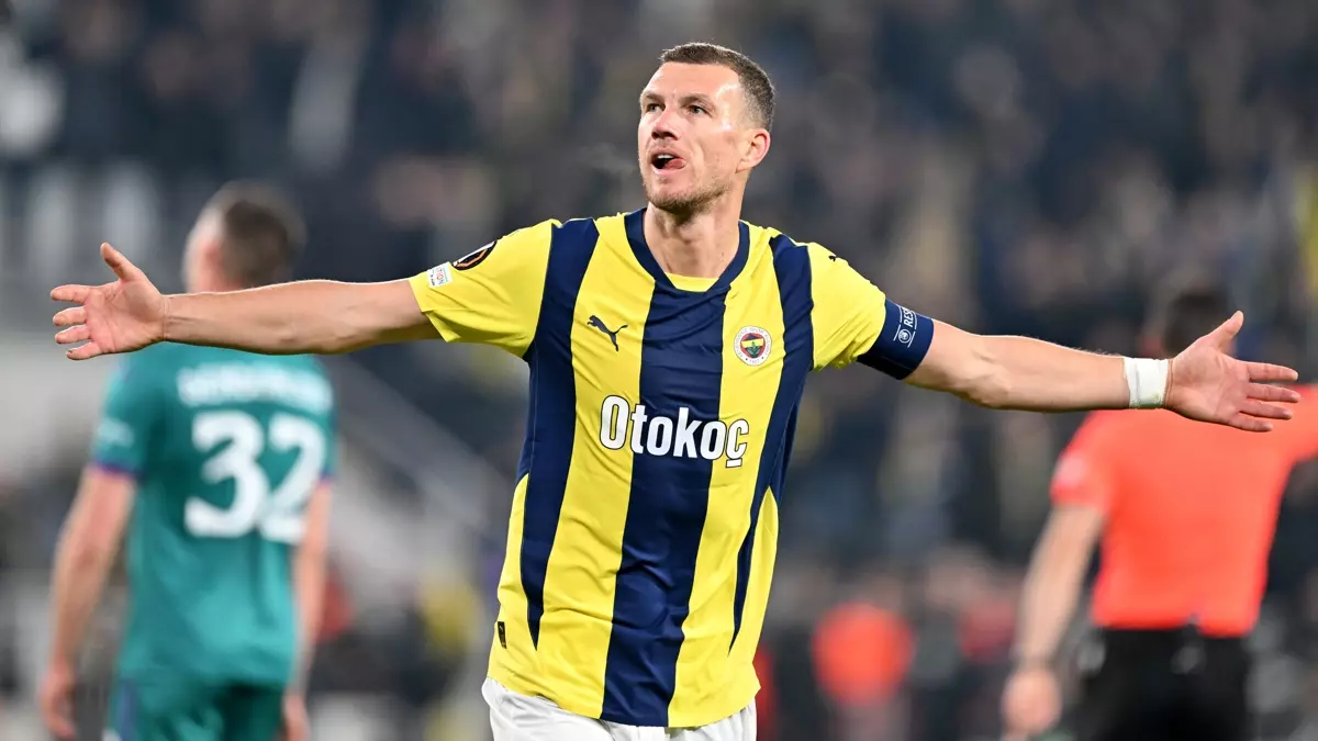 Fenerbahçe'nin Golcüsü Edin Dzeko, Konyaspor Maçında Tarihe Yakın