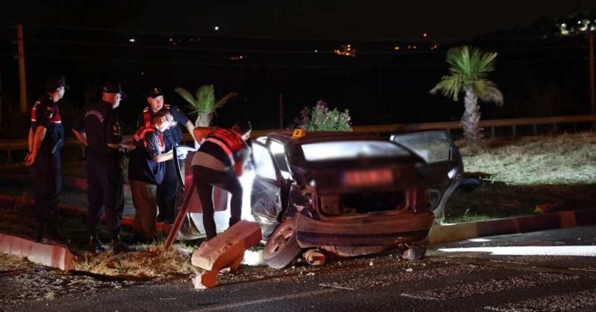 Aydın Efeler'de Otomobil Kazası: 2 Ölü, 3 Yaralı