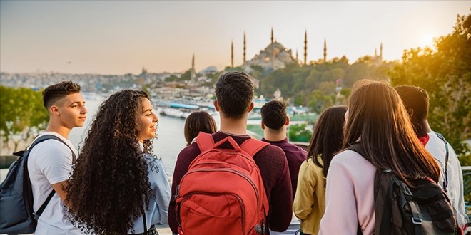 Türkiye'de Genç İşsizlik Alarm Veriyor: %28'i Ne Çalışıyor Ne Okuyor
