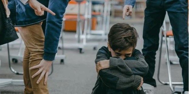 Okullarda Akran Zorbalığı Artıyor: Uzmanlar Yeni Düzenlemeleri Savunuyor