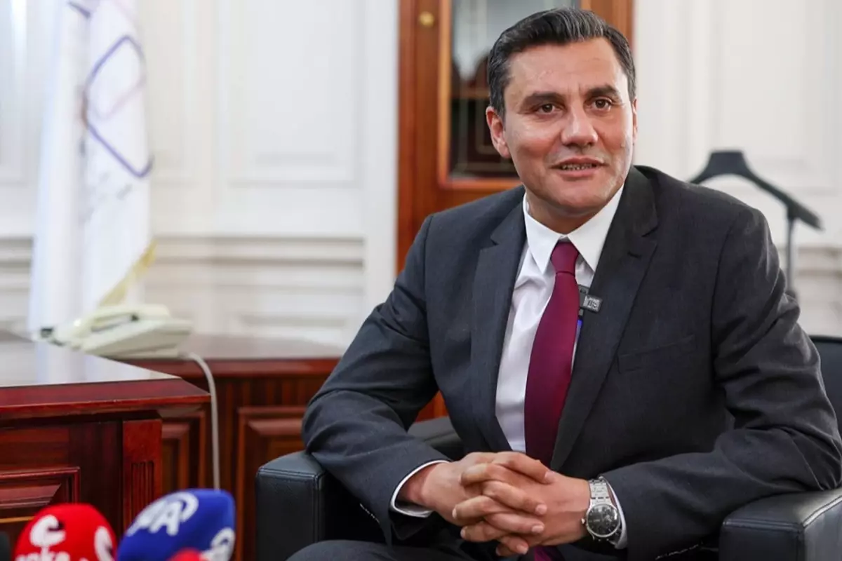 Manisa Büyükşehir Belediye Başkanı Ferdi Zeyrek'in Sağlık Durumu: Kalp ve Akciğerde Ciddi Hasar