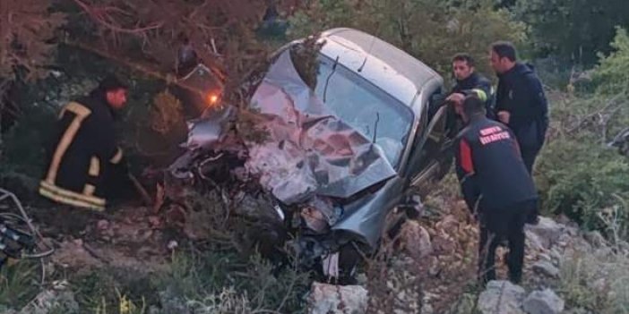 Beyşehir'de Feci Kaza: Otomobil Uçuruma Devrildi, 3 Yaralı