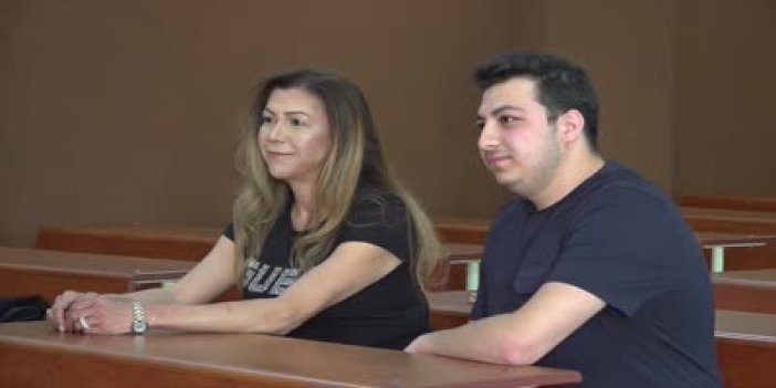 Konya'da Anne ve Oğul Aynı Üniversitede Okuyor