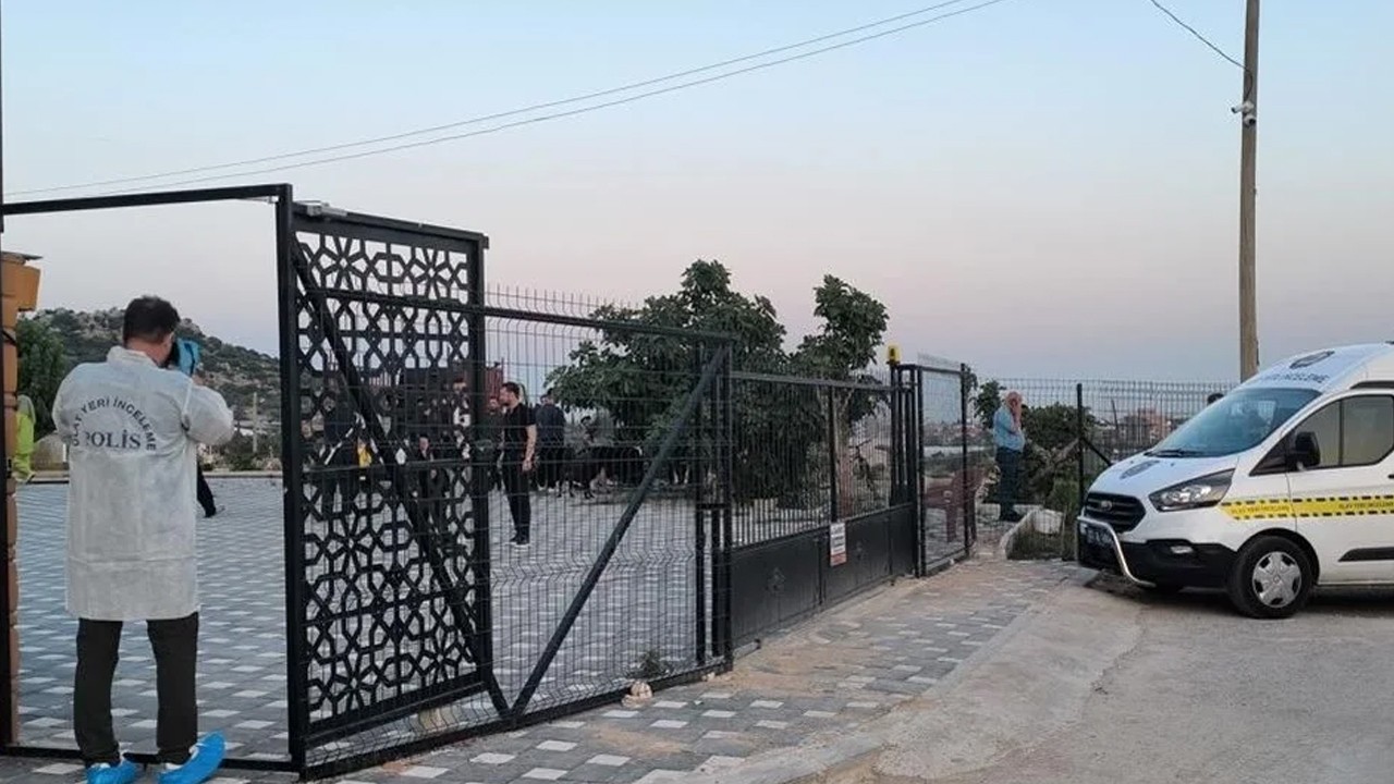 Antalya'da Ev Bahçesinde Vurulan Kişi Hayatını Kaybetti