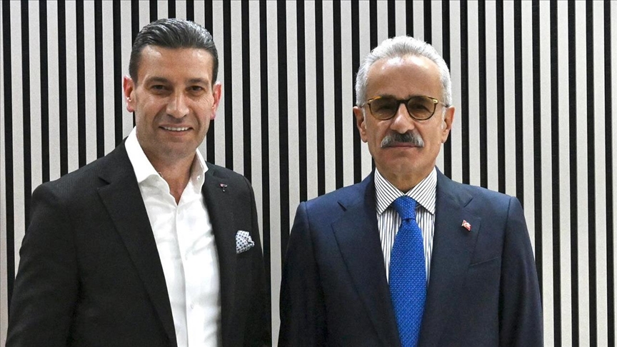 Ulaştırma ve Altyapı Bakanı Uraloğlu, Türkiye Boks Federasyonu'nu Ziyaret Etti