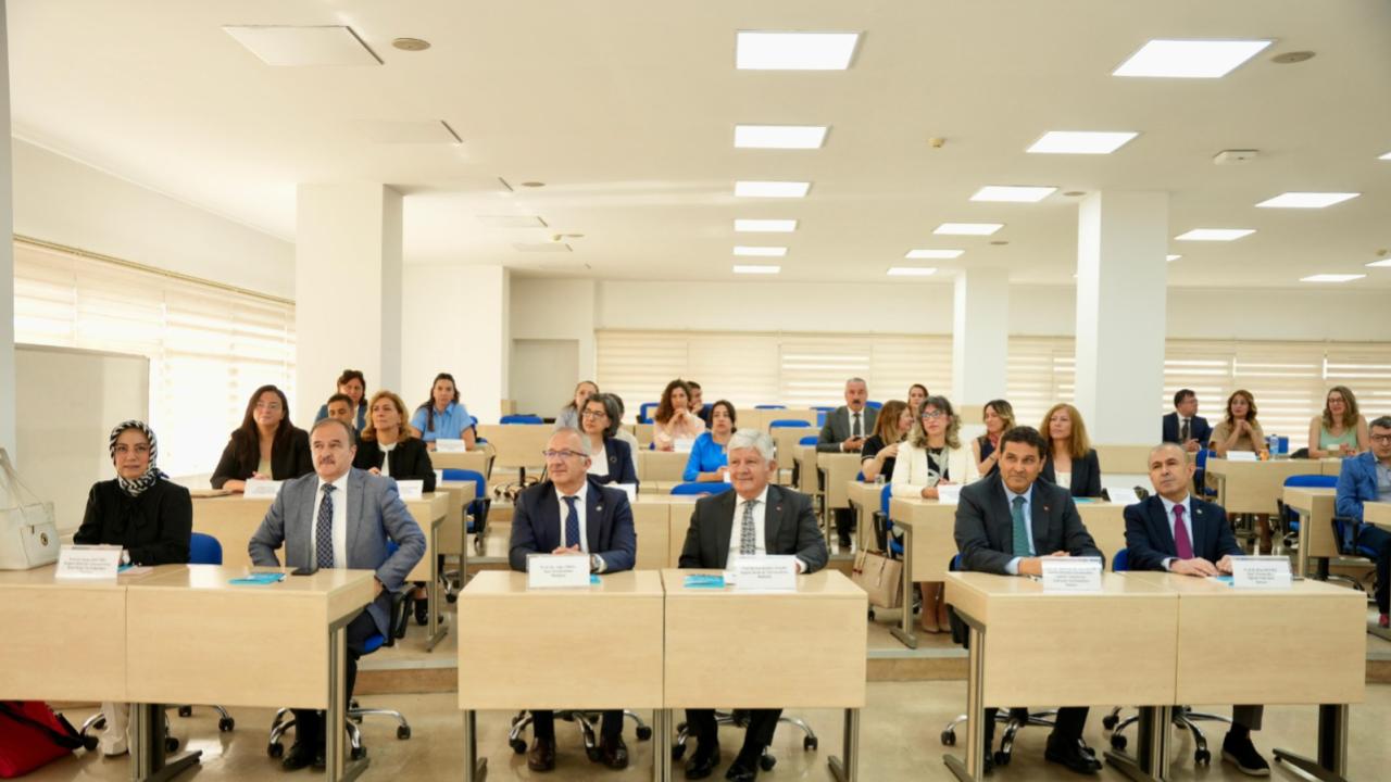 Sağlık Bilimleri Üniversitesi ve Gazi Üniversitesi İşbirliğiyle Eğiticilerin Eğitimi Sertifika Programı Başladı
