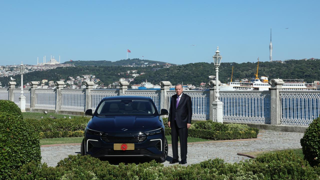 Cumhurbaşkanı Erdoğan Toggun Yeni Modeli T10F'yi Test Etti