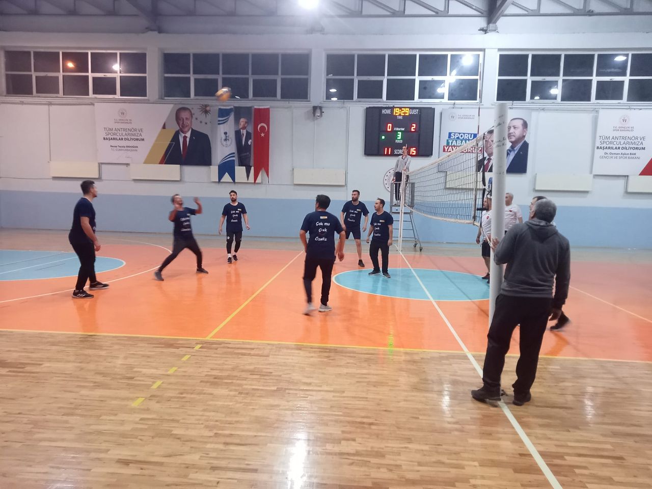 Öğretmenler Voleybol Turnuvasında Final Heyecanı