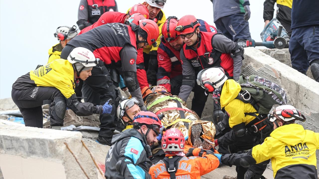 Bursa'da 1000 Personelin Katılımıyla Gerçekleştirilen Deprem Tatbikatı