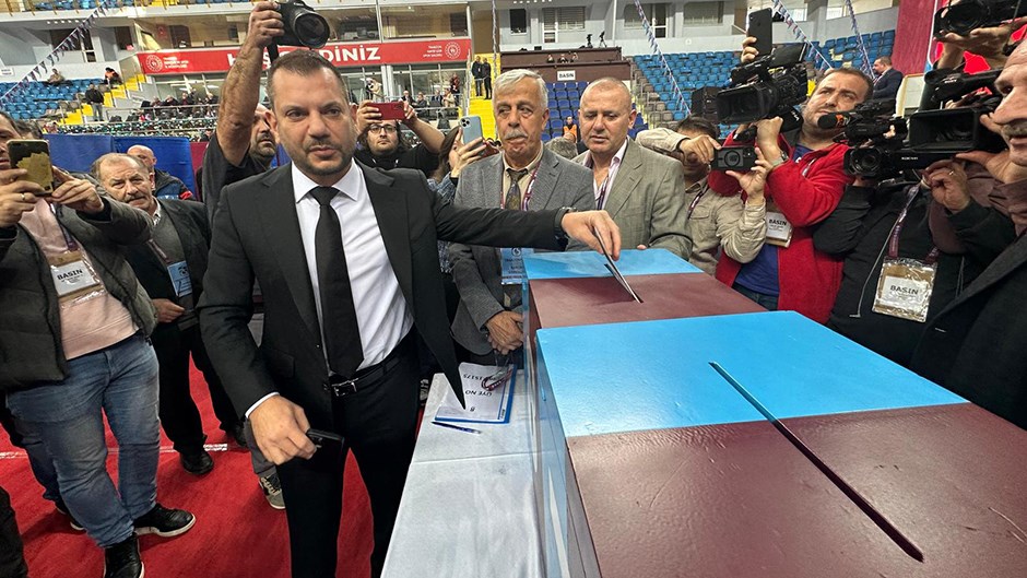 Trabzonspor Başkanlık Seçiminde Ertuğrul Doğan Oy Kullandı