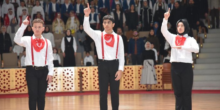 Konya'da Engelli Öğrencilerden Anlamlı İstiklal Marşı Etkinliği