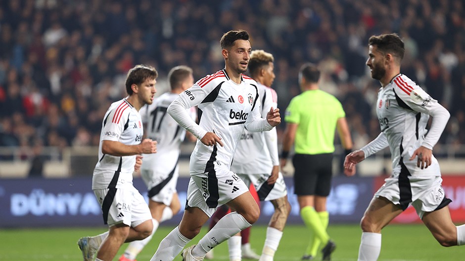 Beşiktaş Derbi Öncesi Kart Sınırında Zor Durumda