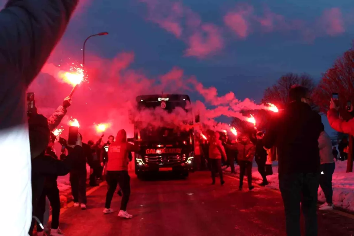 Galatasaray, Sivas'a Geldi Taraftarlar Coşkuyla Karşıladı