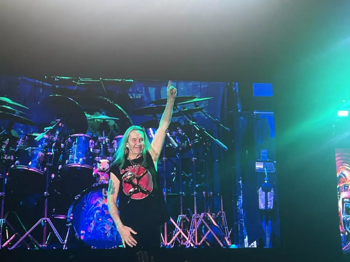 Iron Maiden'ın Efsane Davulcusu Nicko McBrain Turneleri Bırakıyor