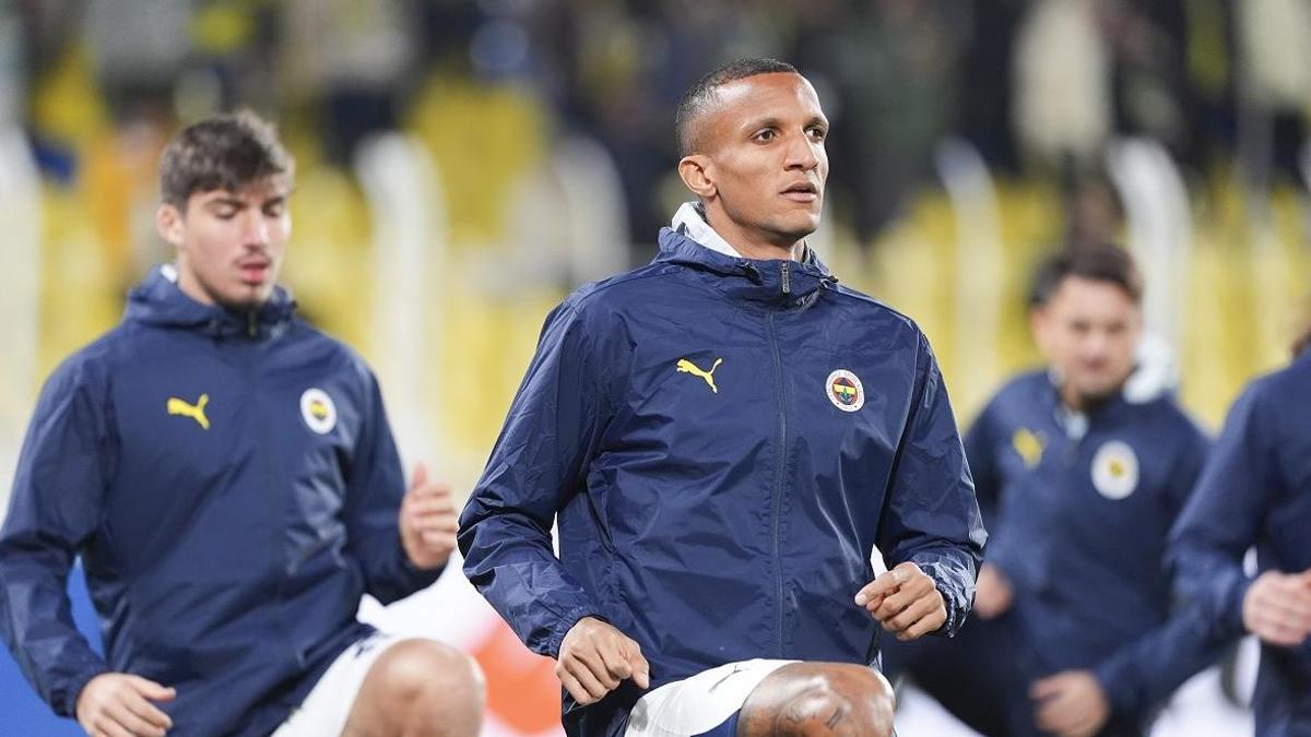 Fenerbahçe'de Rodrigo Becao Sezonu Kapattı