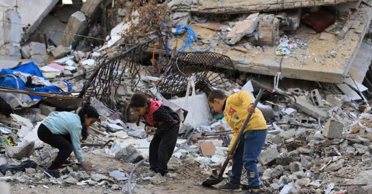 İsrail'in Hava Saldırısında Gazze'de Hastane Vuruldu