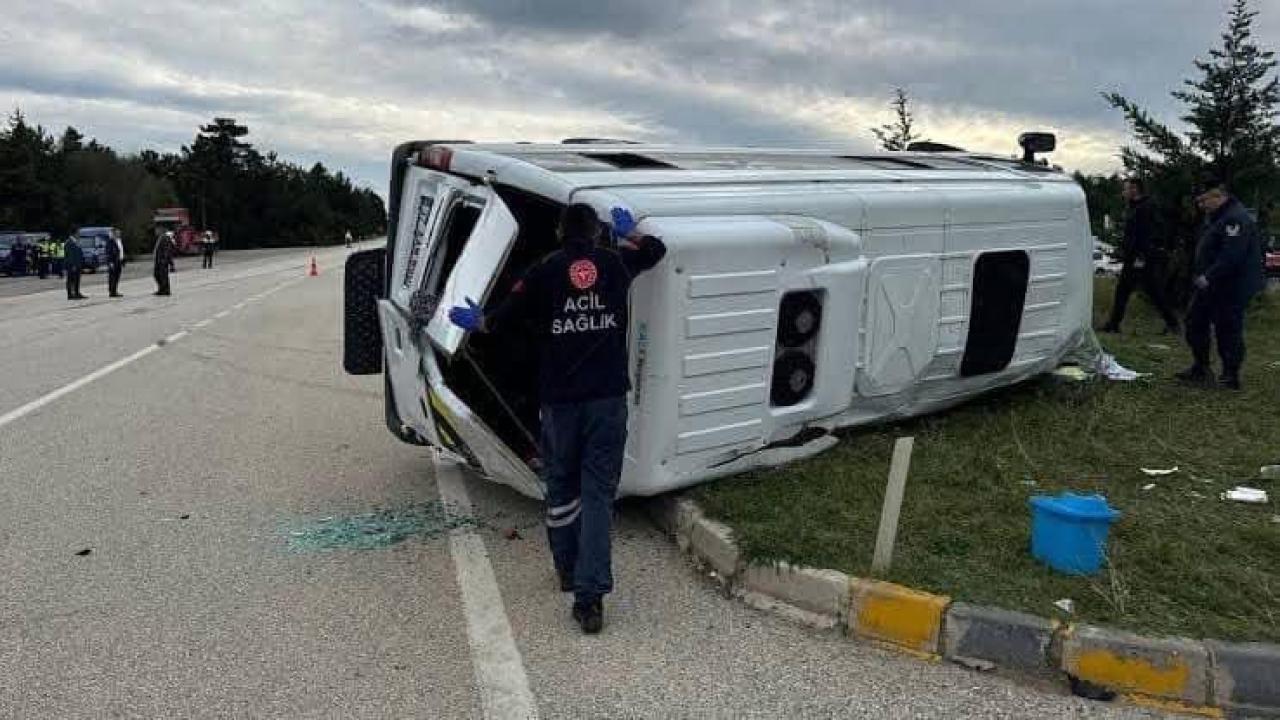 Balıkesir’de Okul Servisi ve Tır Çarpıştı: 28 Kişi Yaralandı