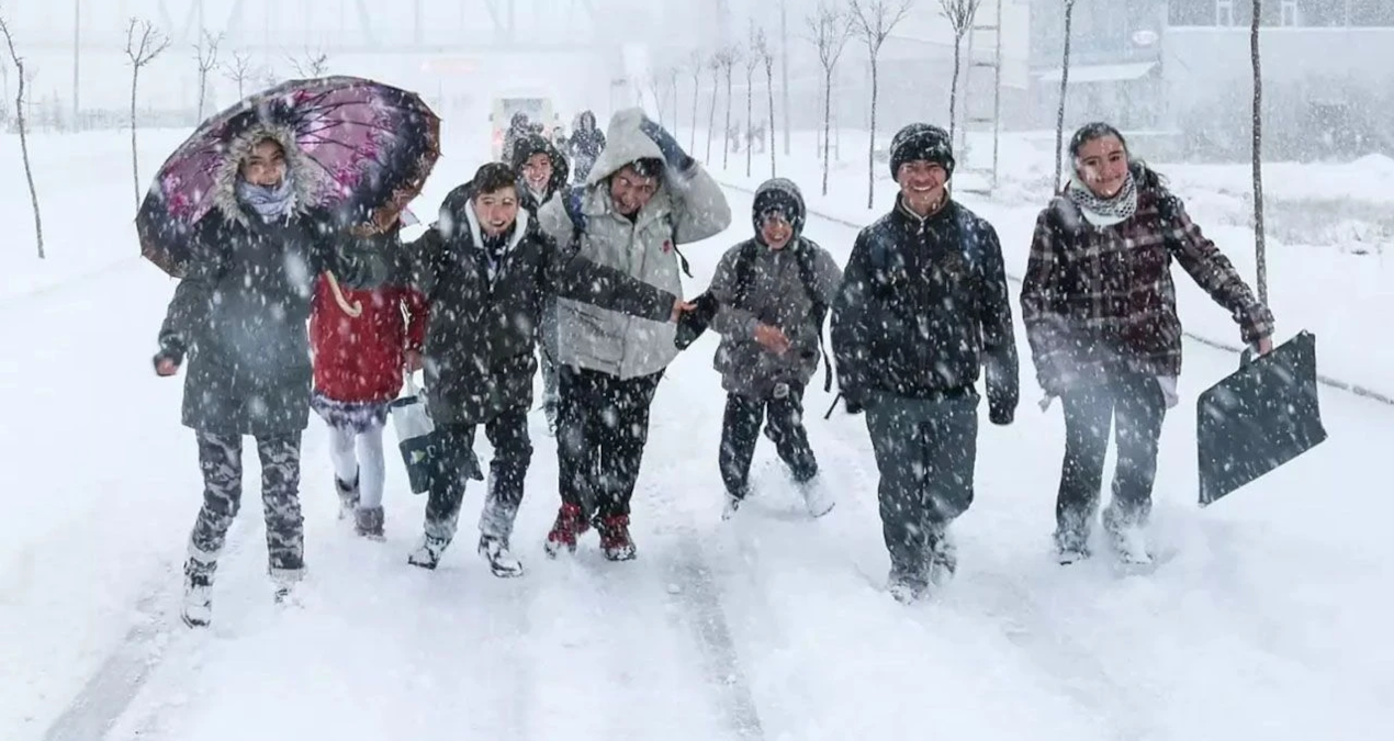 Isparta'da Kar Yağışı Eğitime Ara Verdi