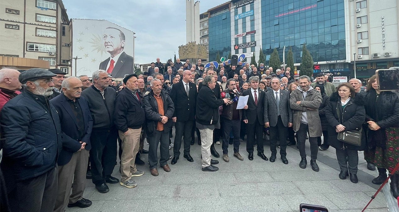 Rize'de Vatandaşlar 2025 Asgari Ücretini Protesto Etti