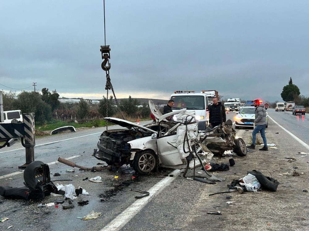 Düğün Yolunda Feci Kaza: Bir Aile Yok Oldu