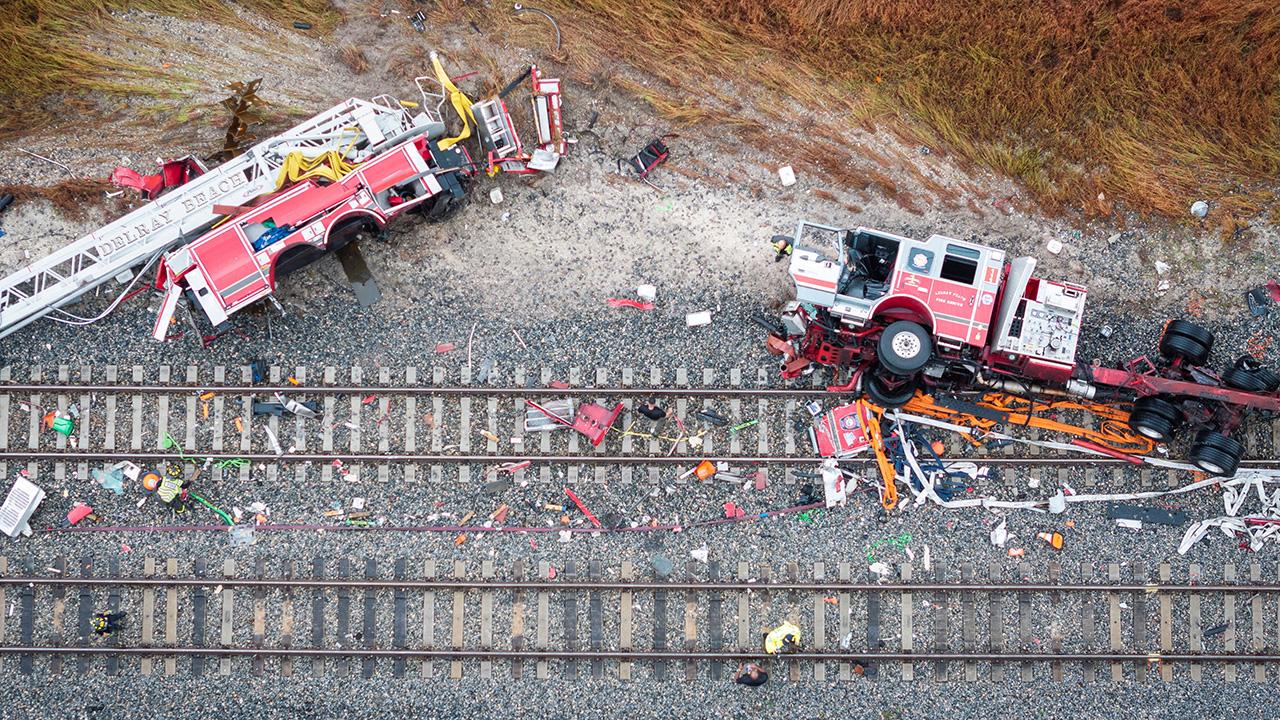 Florida'da İtfaiye Aracı ile Tren Çarpıştı: 15 Yaralı