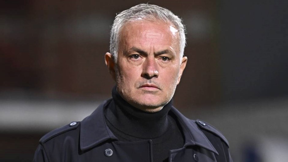 Fenerbahçe'nin Geleceği: Mourinho'nun Kararı Açıklandı