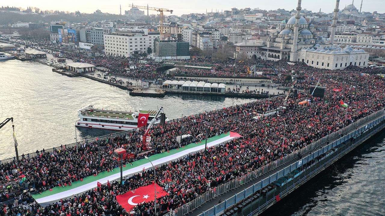 İstanbul, Yeni Yılın İlk Gününde Büyük Yürüyüşe Hazırlanıyor