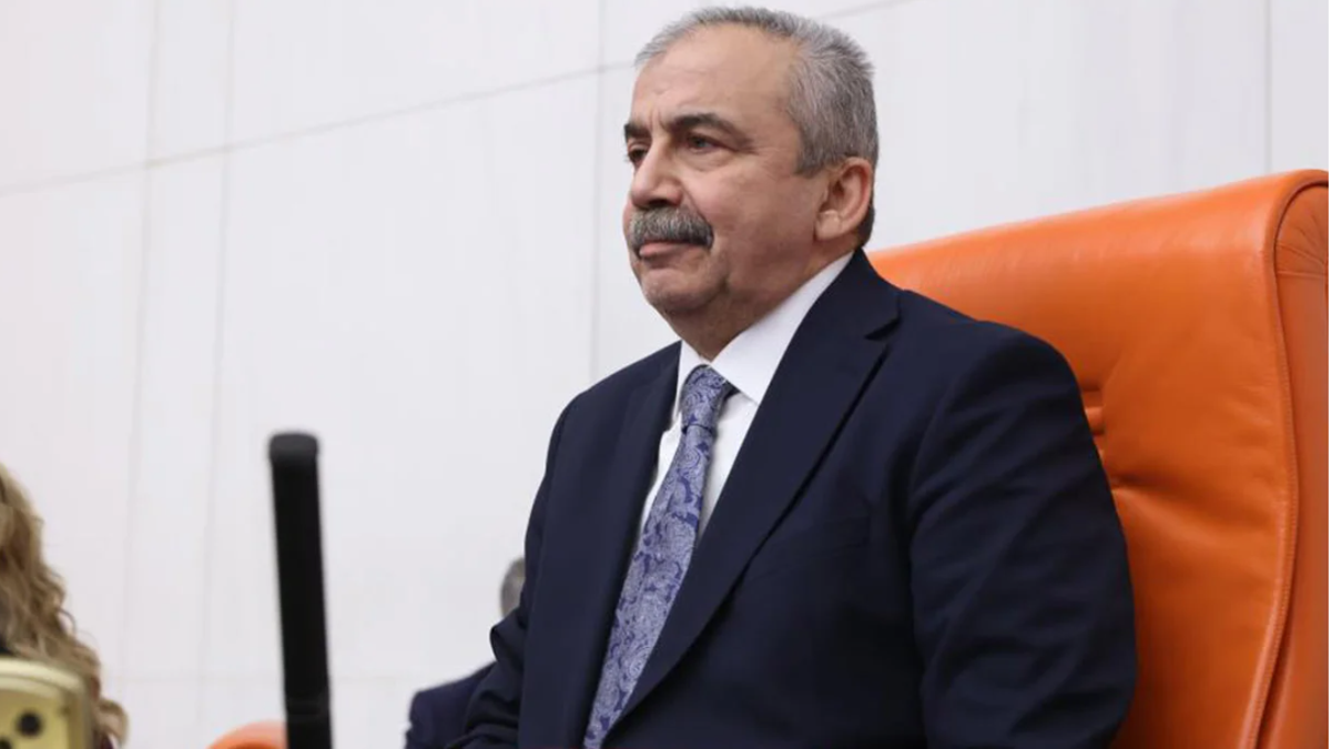 Sırrı Süreyya Önder Vefat Etti: Türkiye'nin Önemli Yazar, Senarist ve Politikacısı Hayatını Kaybetti