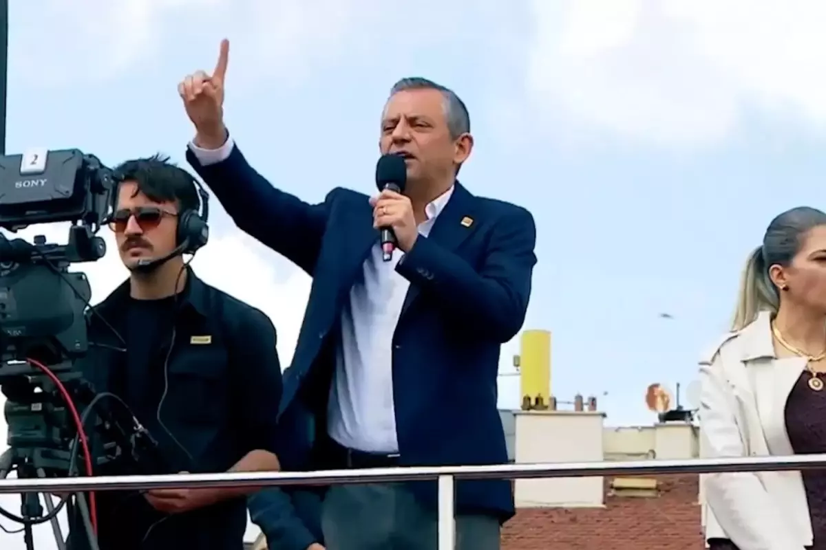 CHP Lideri Özgür Özel, Konyada Ekrem İmamoğluna Bakanlık Talebi: 