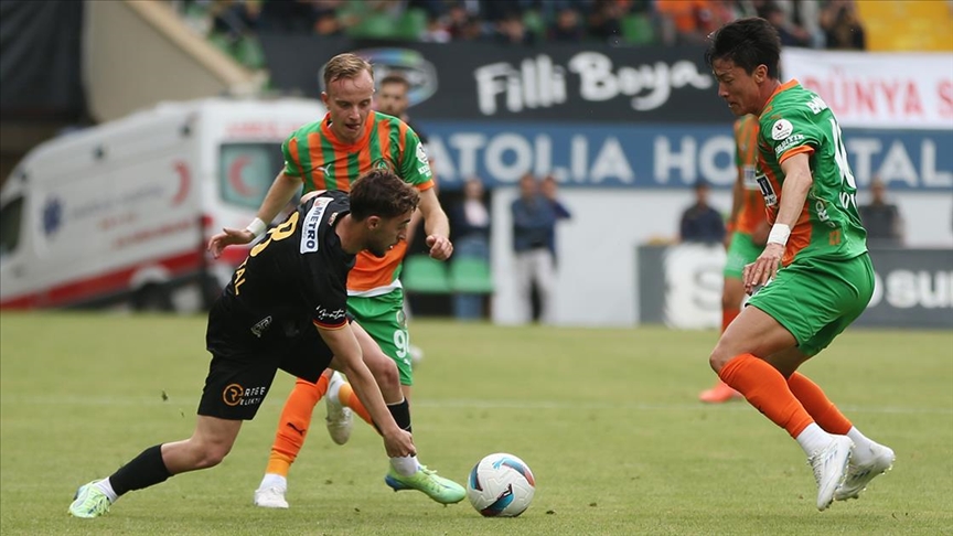 Trendyol Süper Lig'de Alanyaspor ve Kayserispor Berabere Kaldı