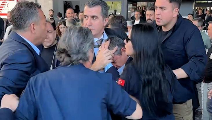 CHP Lideri Özgür Özel'e Yumruklu Saldırıda Zanlının Gözaltı Süresi Uzatıldı