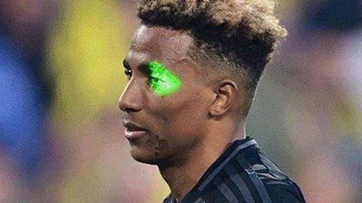Fenerbahçe Derbisinde Gedson'a Lazer Tutulması Olayı: Taraftarın Cezası Açıklandı