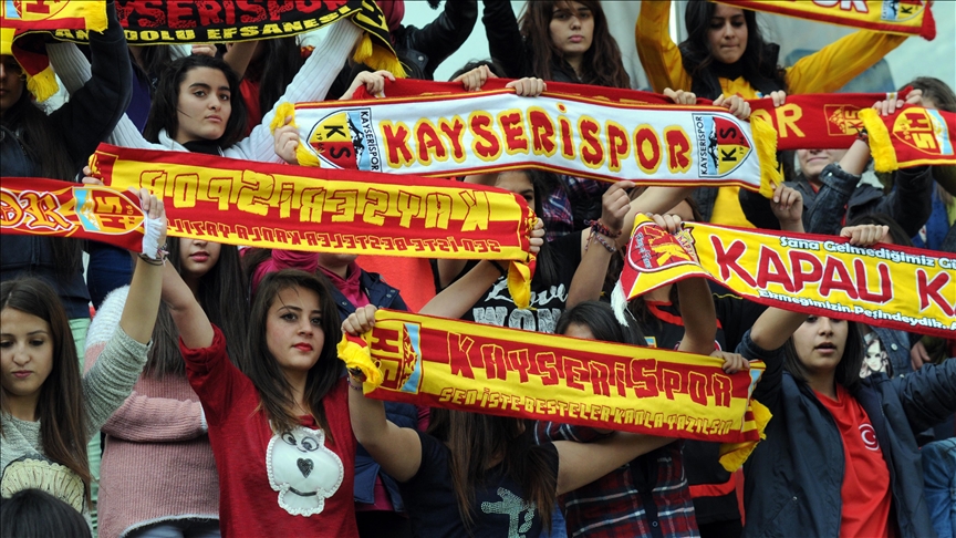 Kayserispor, Anneler Günü'nde 1038 Kadını Stadyuma Davet Etti