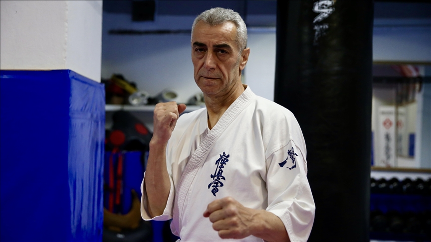 61 Yaşındaki Karate Antrenörü Ömer Salih Cengiz, Şampiyonlar Yetiştiriyor