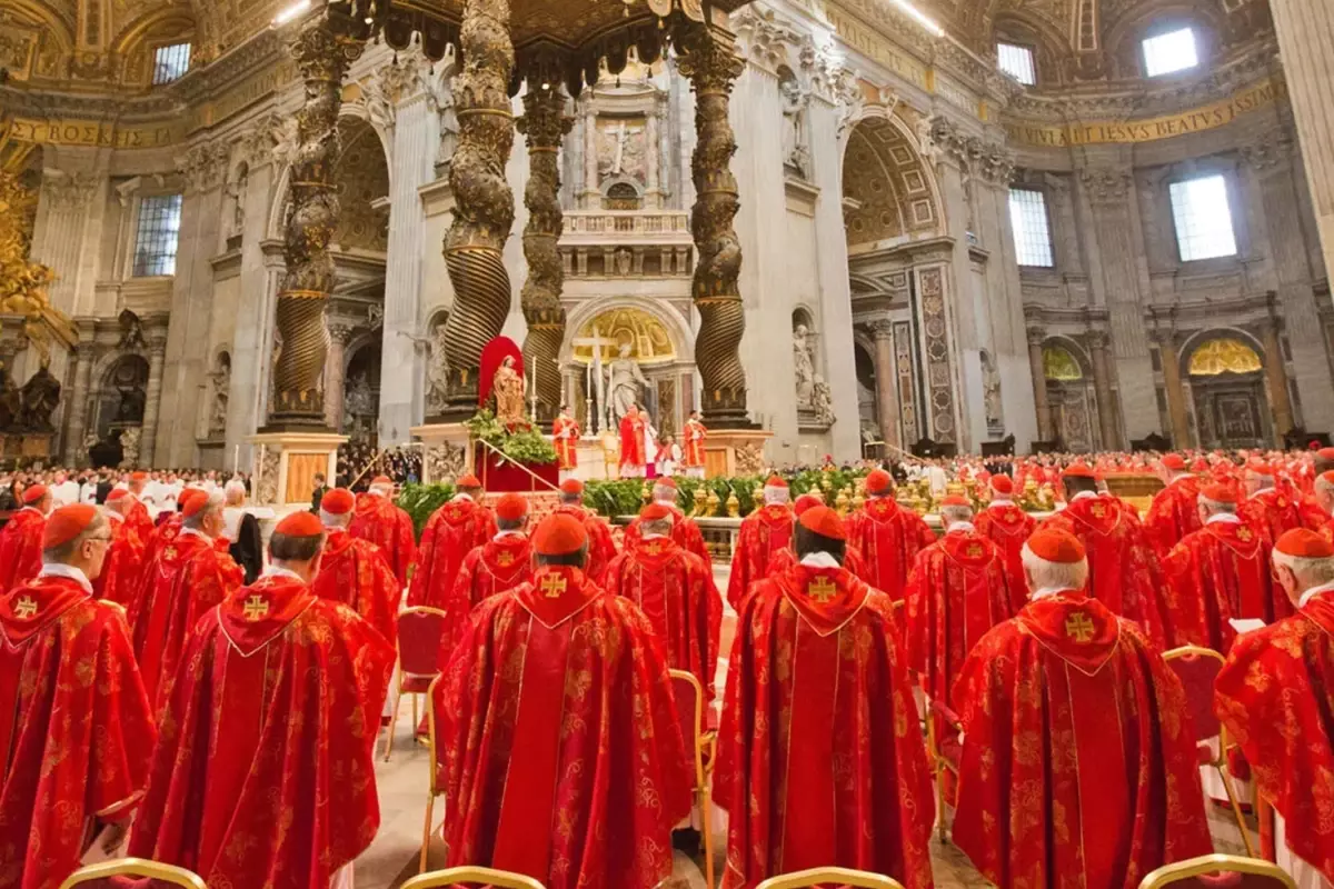 Vatikan'da Papalık Seçimi Başladı: Yeni Papa Adayları Kardinaller Arasında