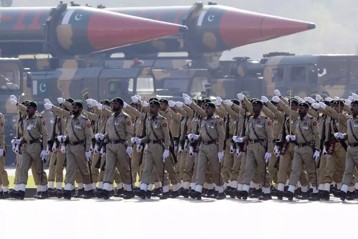 Pakistan, Hindistan'ın Saldırıları Sonrası Orduya Karşılık Verme Yetkisi Verdi