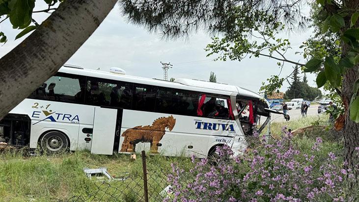 Çanakkale'de Zincirleme Kaza: 8 Ölü, 20 Yaralı