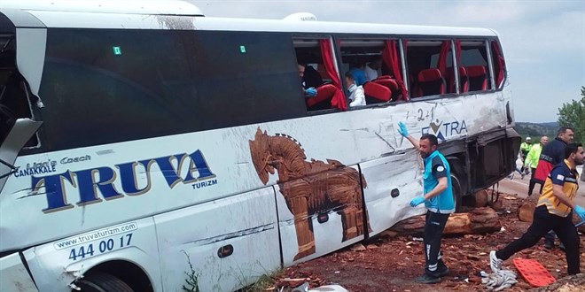 Çanakkale'de Zincirleme Kaza: 8 Can Kaybı, 20 Yaralı