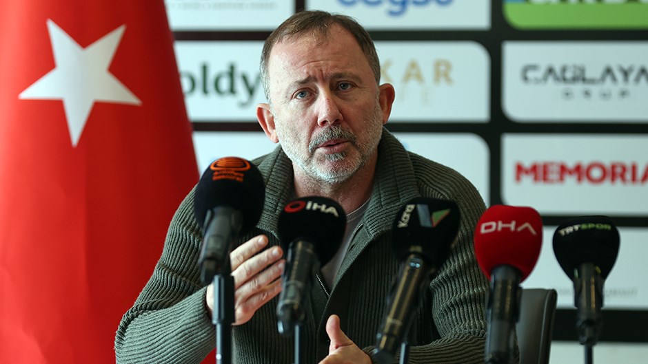 Sergen Yalçın, Fenerbahçe'ye Forvet Tavsiyesi Verdi