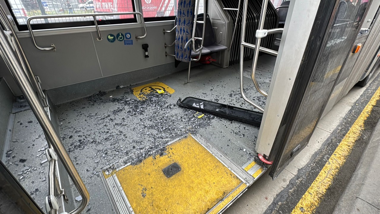 Beylikdüzü'nde Metrobüs Kazası: 1 Ölü, 40 Yaralı