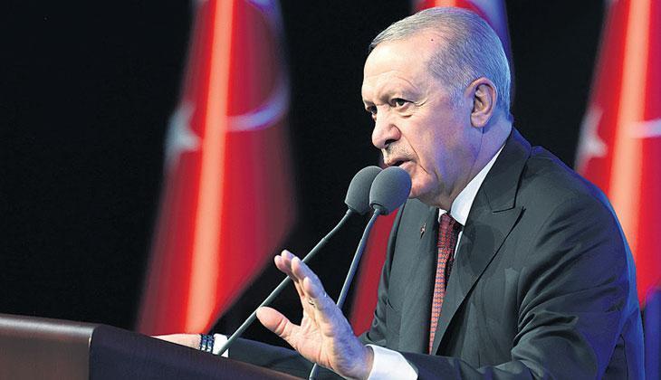 Erdoğan'ın Osmanlı Nostaljisi: Sultanlık ve Halifelik İddiaları Ortaya Çıktı