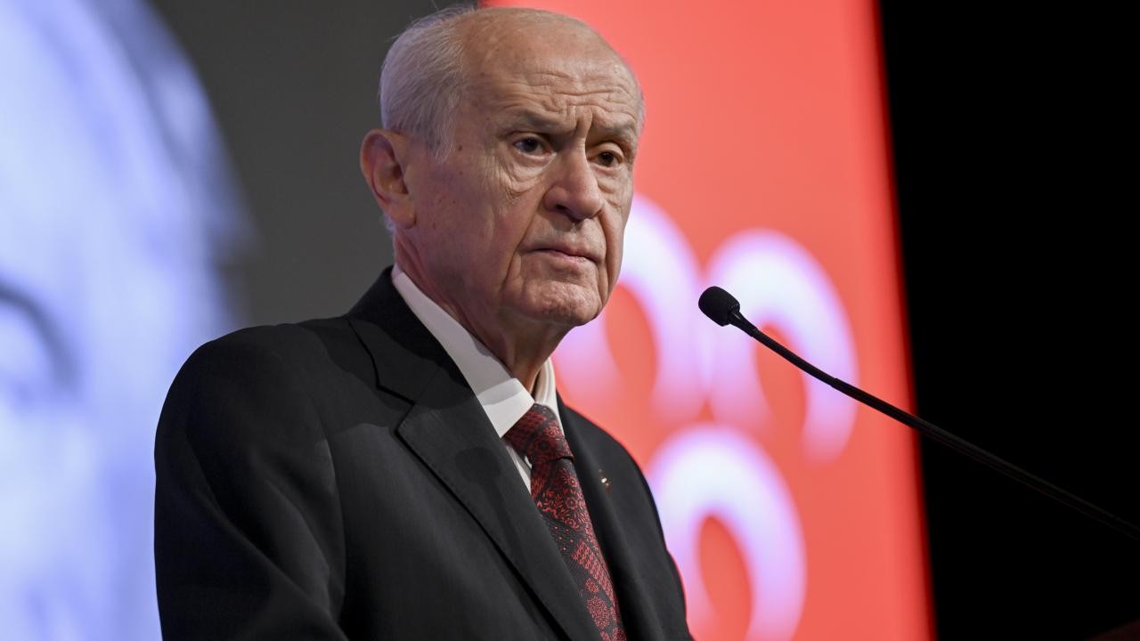 MHP Lideri Bahçeli'den Anneler Günü Mesajı: Evlat Acısı Yanan Annelerin Gözyaşları Kurudukça Rahat Edemeyiz