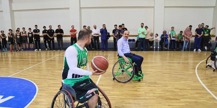 Başkan Altay, Engelli Basketbolcularla Maç Yaptı