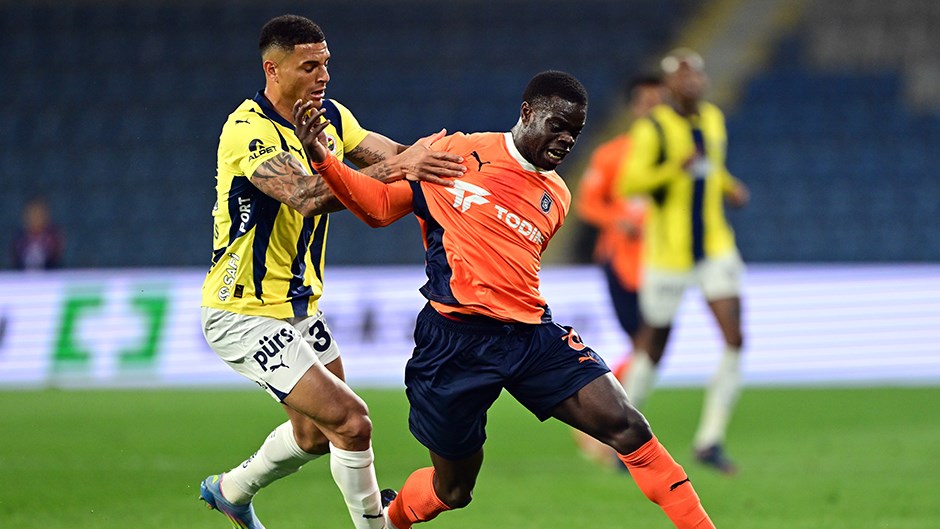 Diego Carlos, Fenerbahçe'de Beklentilerin Altında Kaldı: Ayrılık Sinyalleri