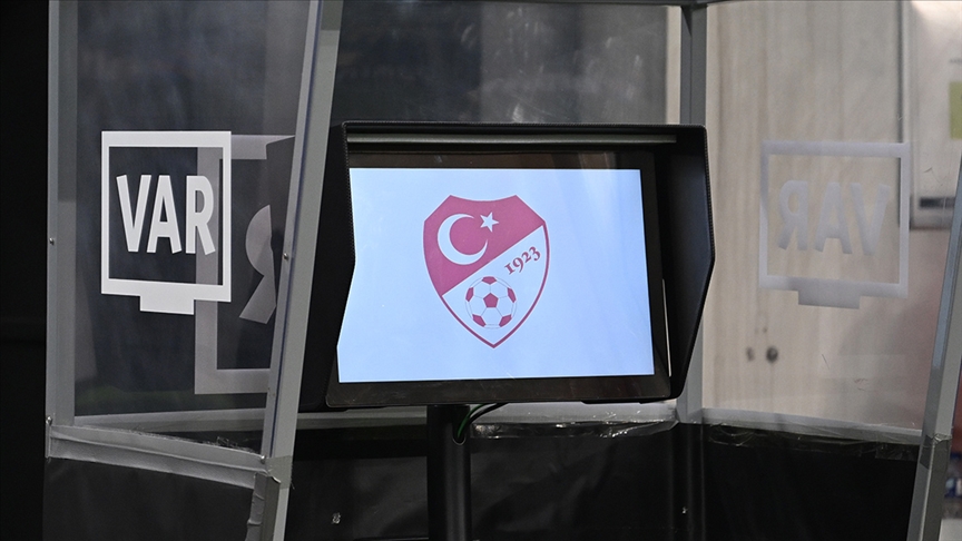 Türk Hakemleri Süper Lig'de VAR Odalarında Görev Alacak