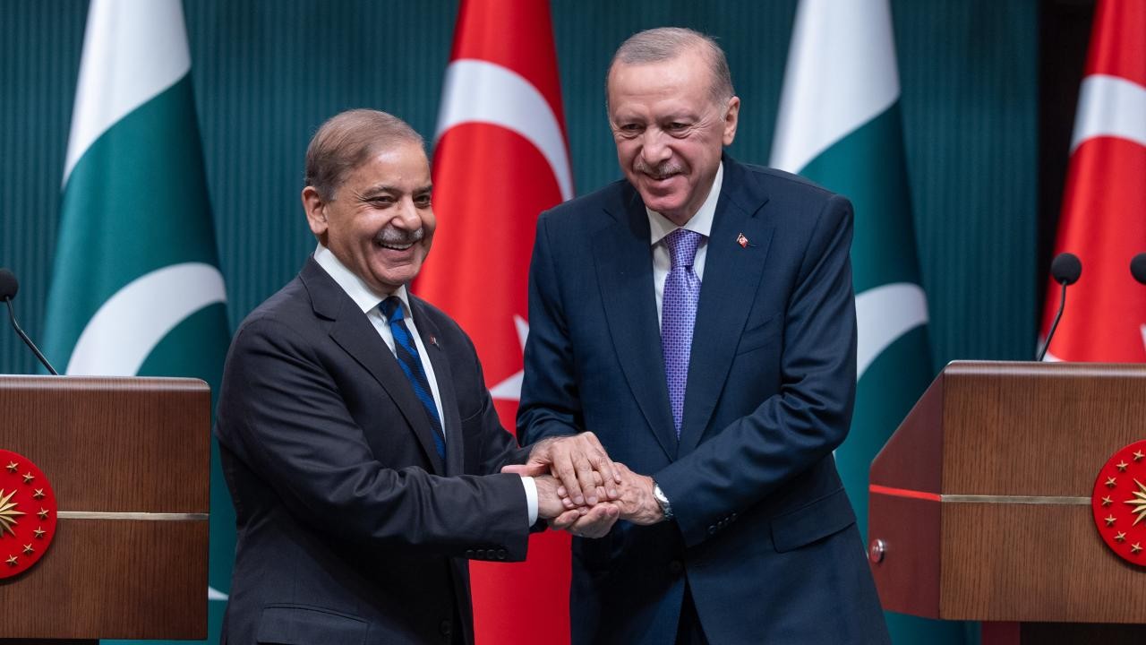 Cumhurbaşkanı Erdoğan'dan Pakistan Başbakanı Şerif'e Destek Mesajı